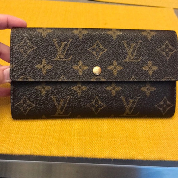 Louis Vuitton Handbags - Louis Vuitton wallet